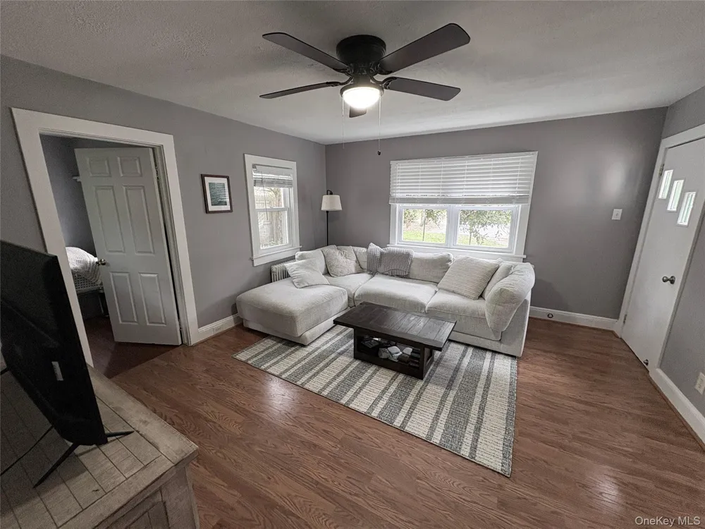533, 531, 529 Montauk Highway Westhampton Beach, NY 11978