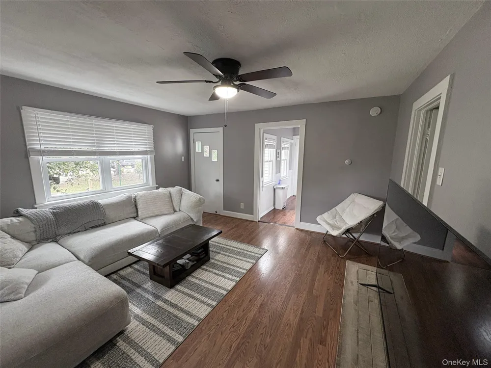 533, 531, 529 Montauk Highway Westhampton Beach, NY 11978
