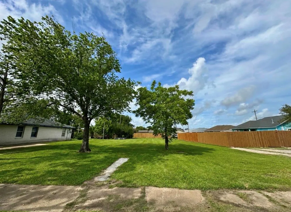 12 N Ave A Freeport, TX 77541