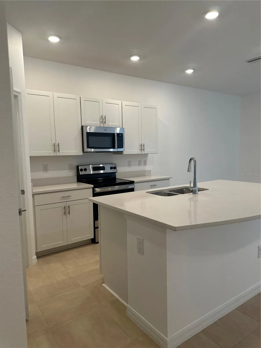 2358 PARAVANE WAY Wesley Chapel, FL 33543