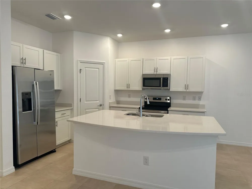 2358 PARAVANE WAY Wesley Chapel, FL 33543