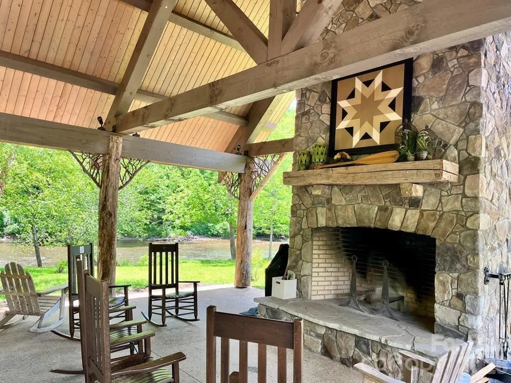 346 River Club Drive Cullowhee, NC 28723