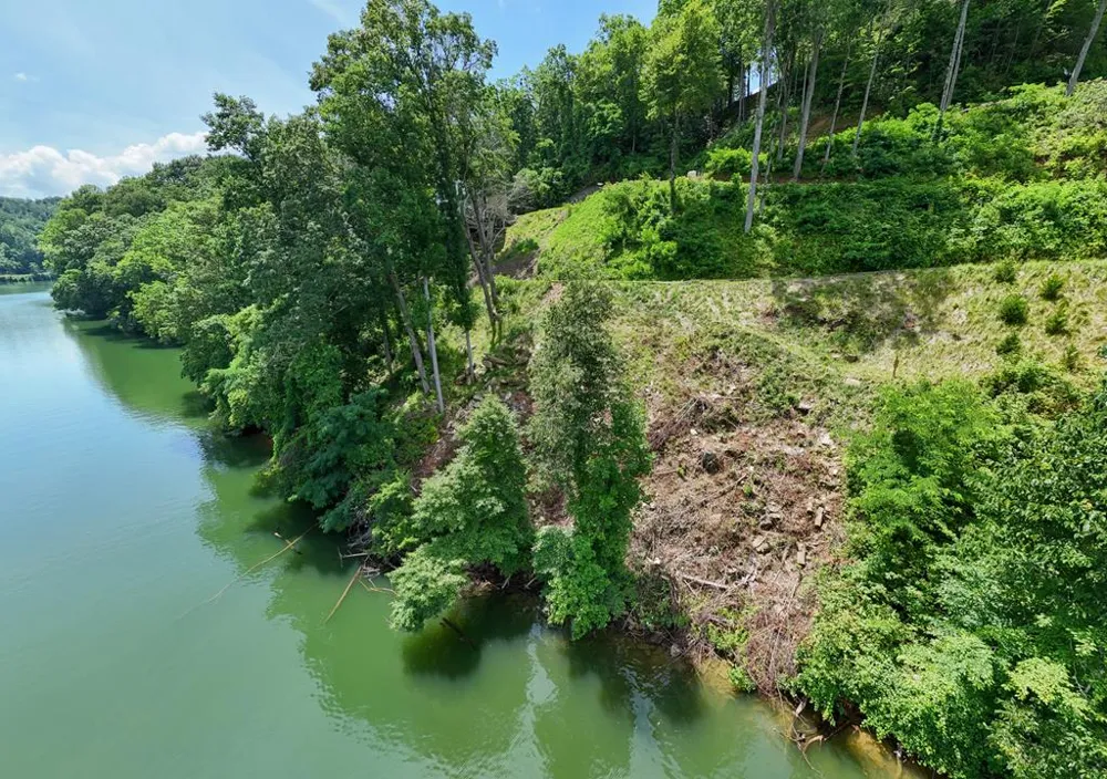 Waters Edge Bryson City, NC 28713