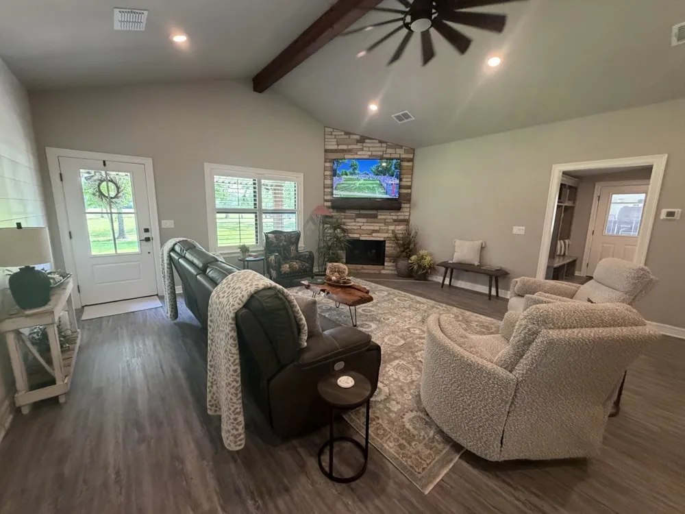 276 Fm 71 Mt Pleasant, TX 75455