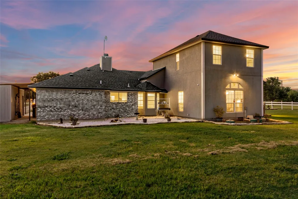 5330 Leroy Parkway West, TX 76691