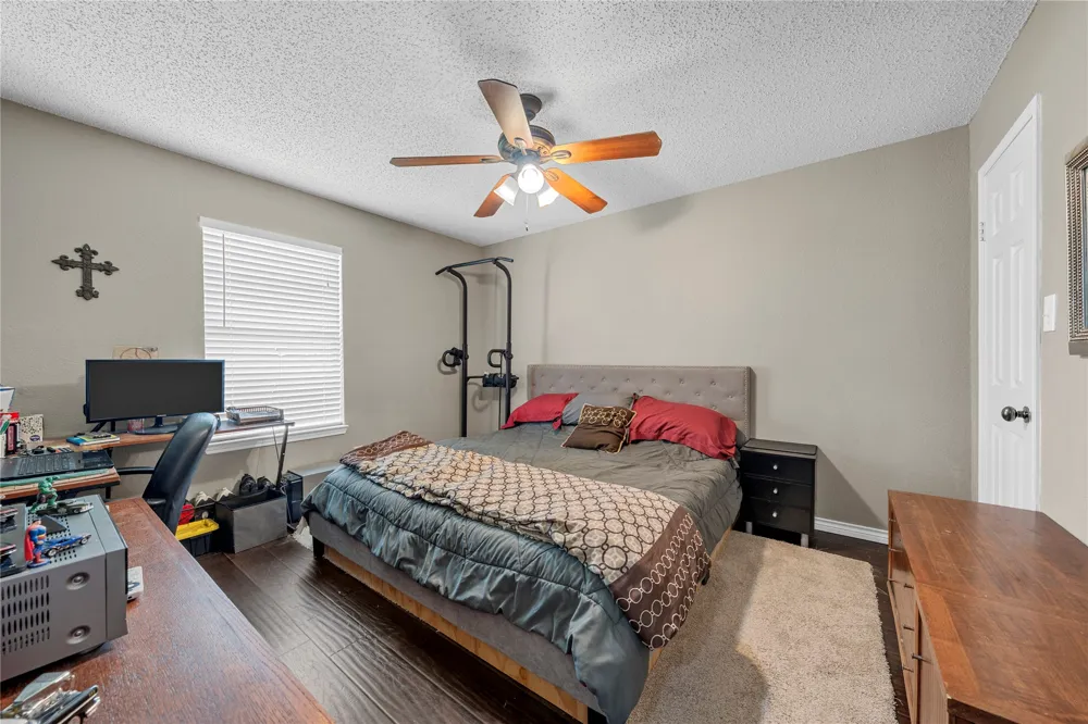 5330 Leroy Parkway West, TX 76691