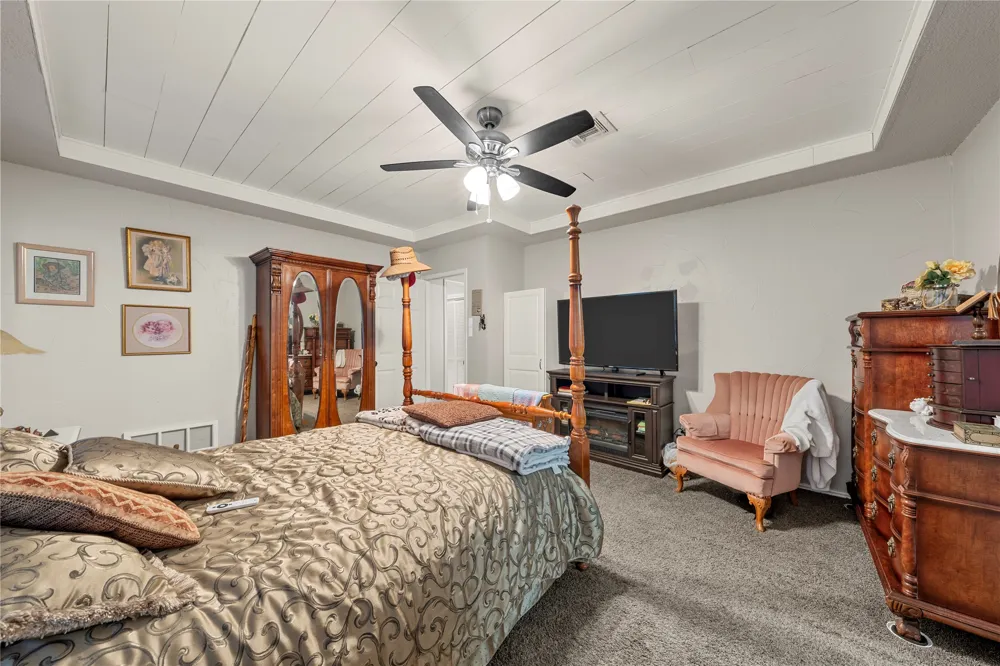 5330 Leroy Parkway West, TX 76691