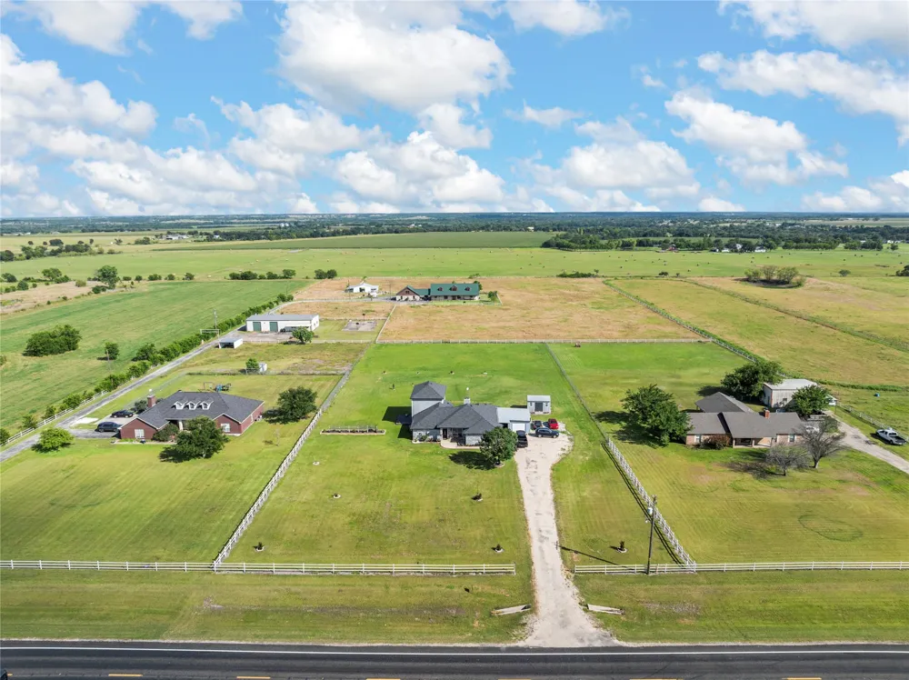 5330 Leroy Parkway West, TX 76691