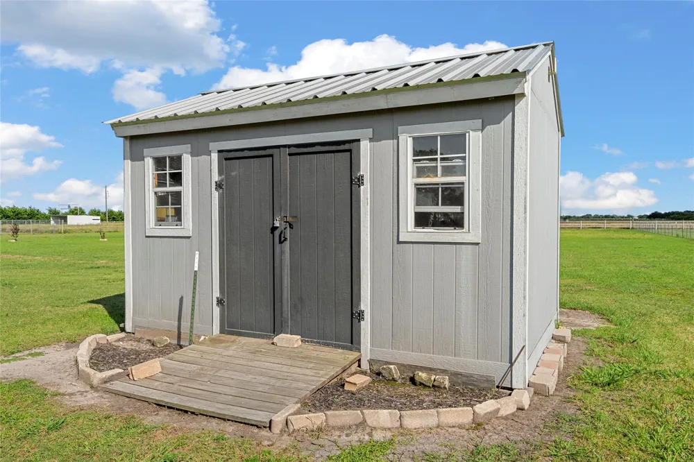 5330 Leroy Parkway West, TX 76691