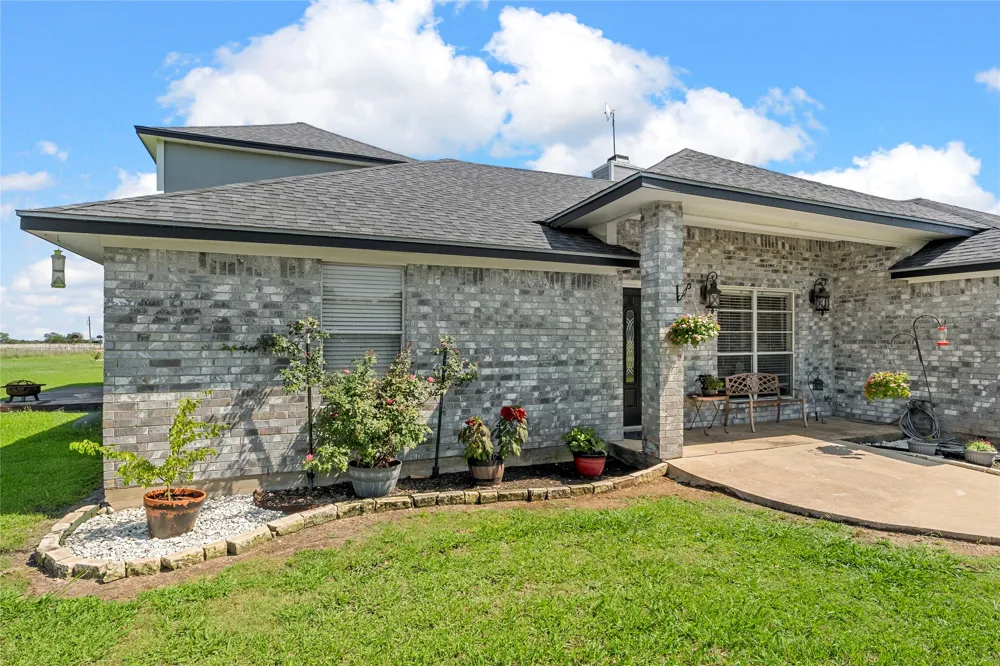 5330 Leroy Parkway West, TX 76691