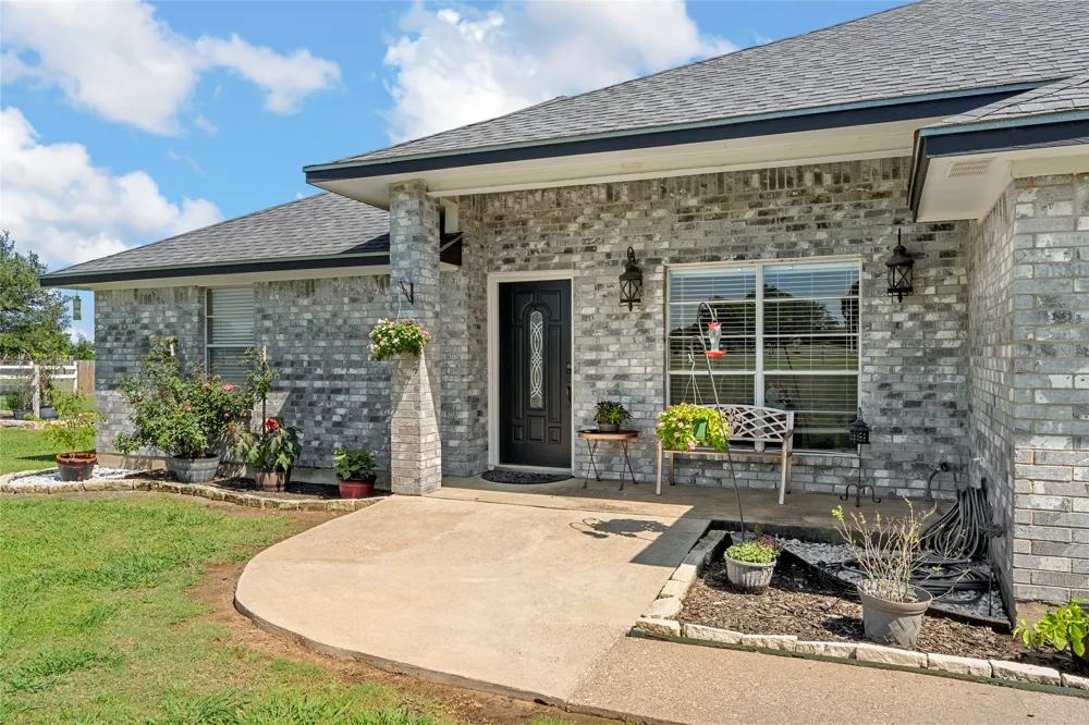 5330 Leroy Parkway West, TX 76691
