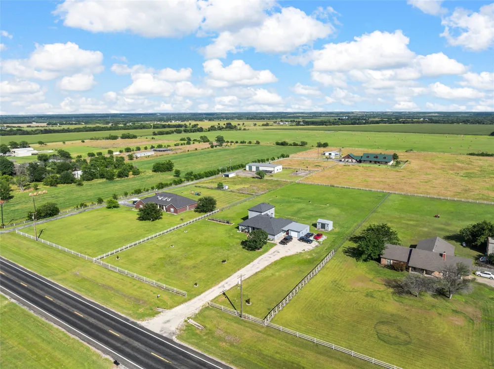 5330 Leroy Parkway West, TX 76691