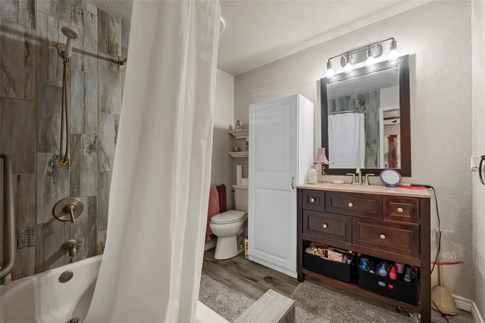 5330 Leroy Parkway West, TX 76691