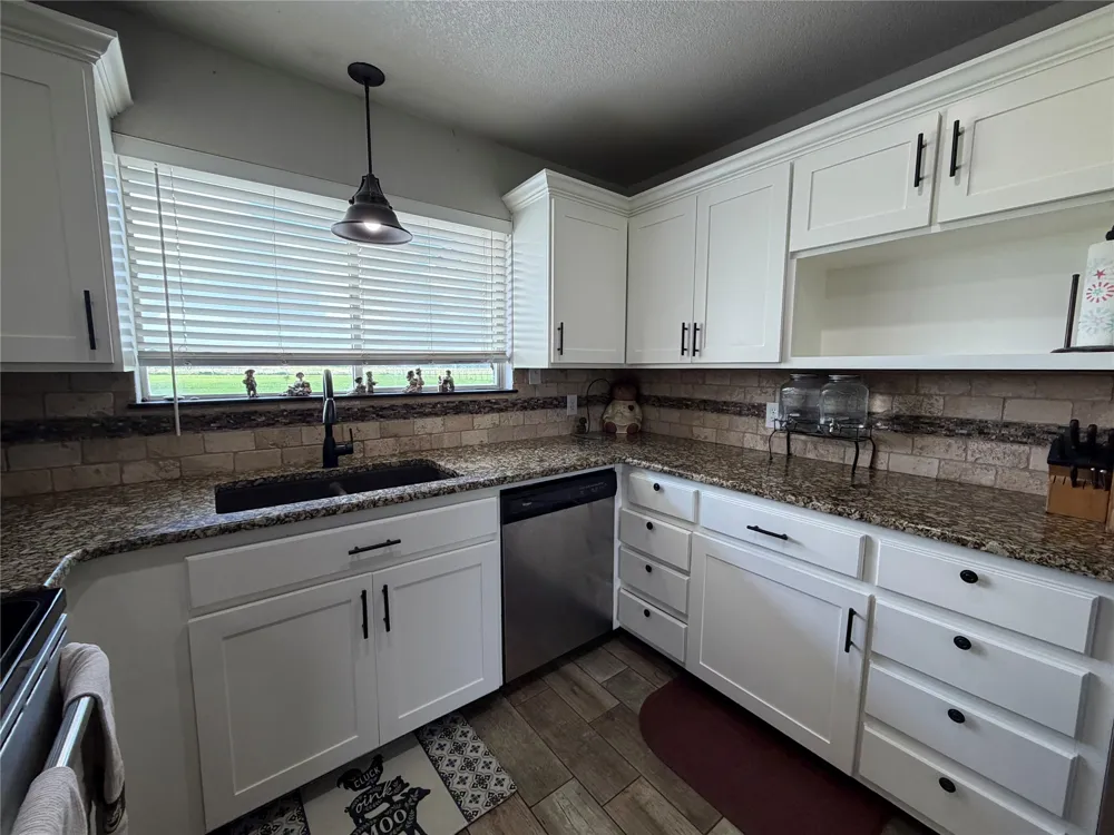5330 Leroy Parkway West, TX 76691