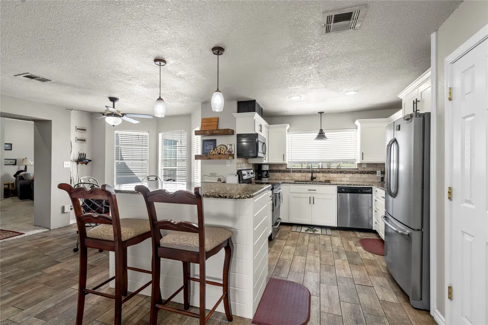 5330 Leroy Parkway West, TX 76691