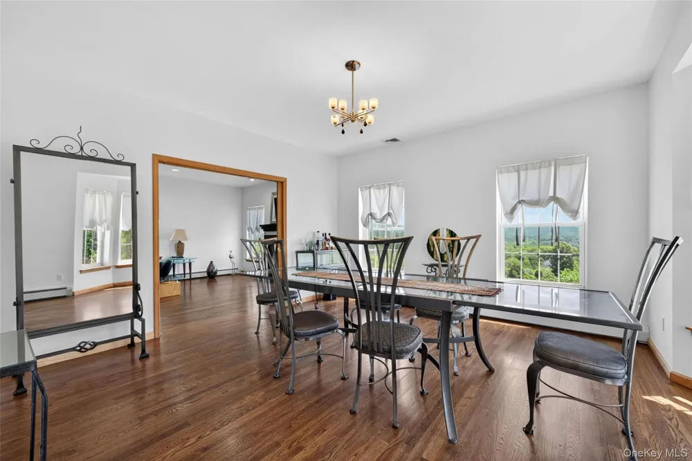 8 Alloway Crescent Highland Mills, NY 10930