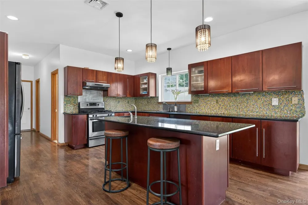 8 Alloway Crescent Highland Mills, NY 10930