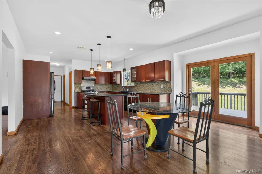 8 Alloway Crescent Highland Mills, NY 10930