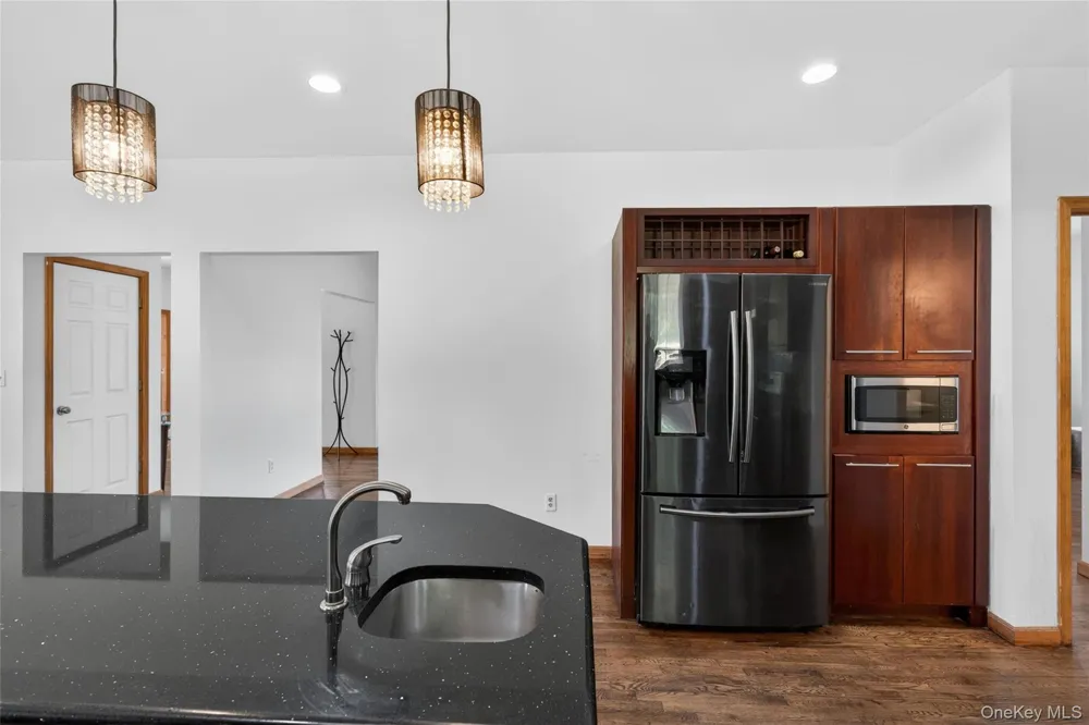 8 Alloway Crescent Highland Mills, NY 10930