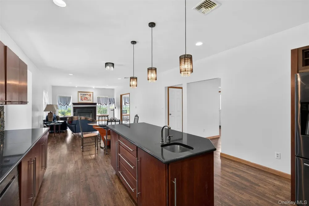 8 Alloway Crescent Highland Mills, NY 10930