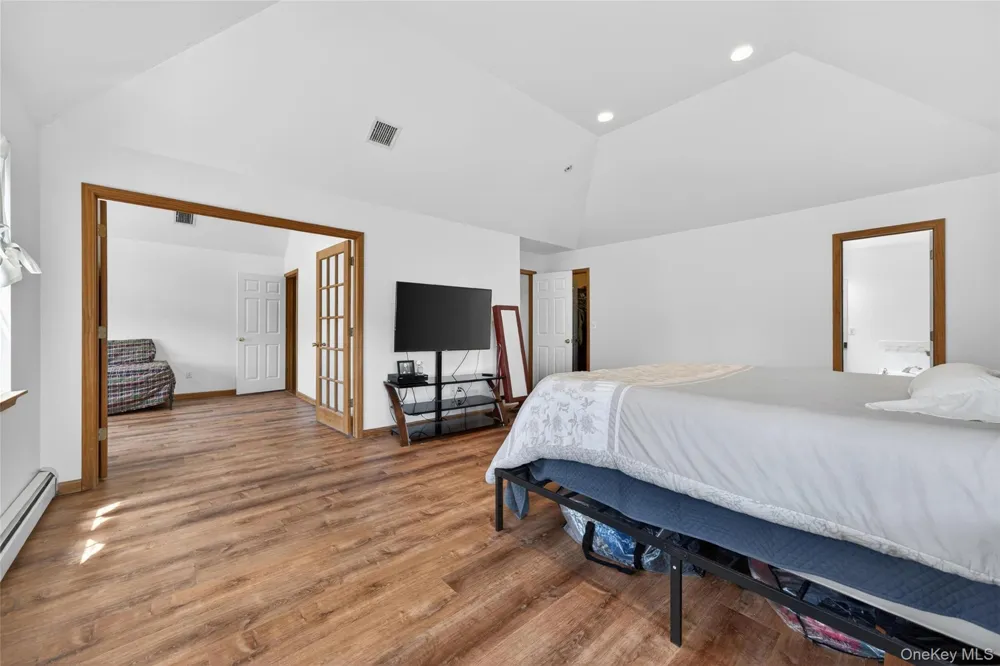8 Alloway Crescent Highland Mills, NY 10930