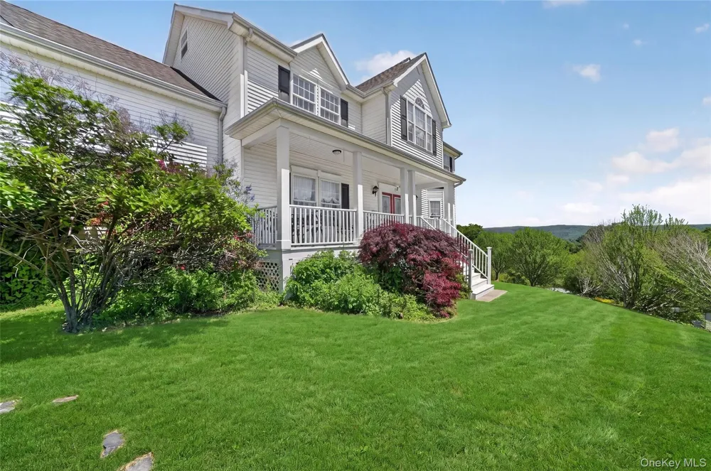 8 Alloway Crescent Highland Mills, NY 10930