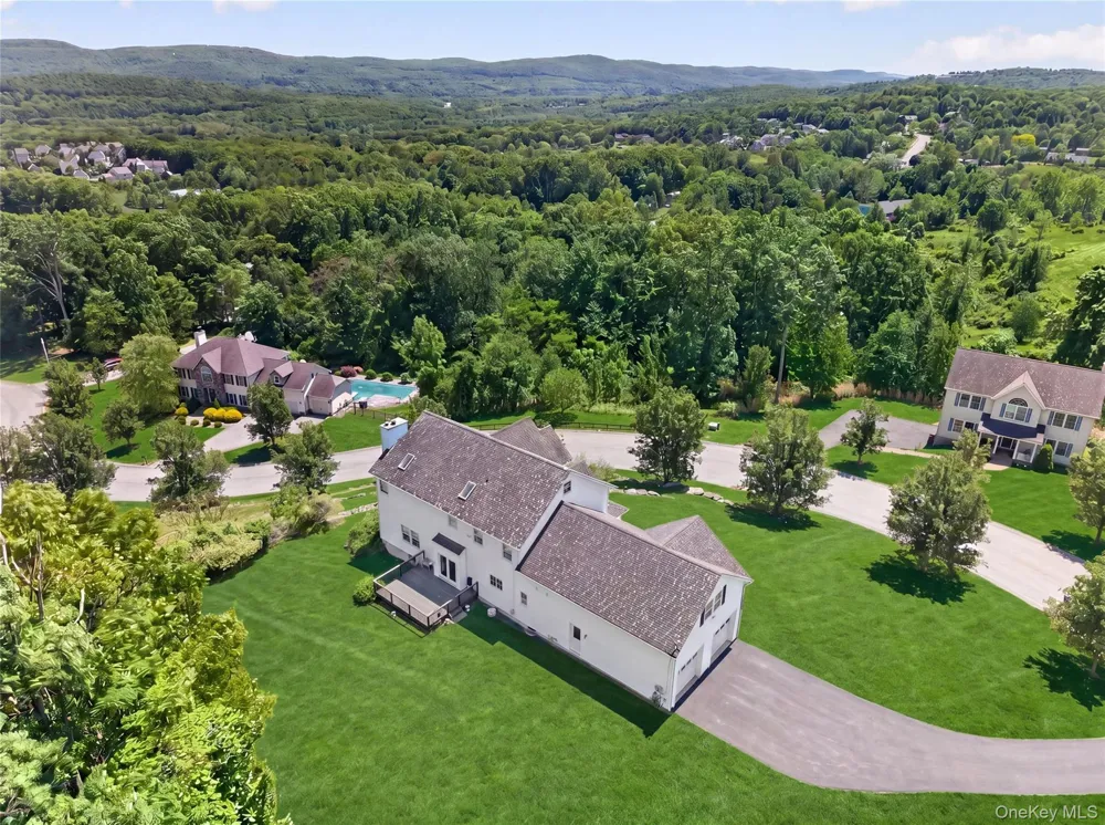 8 Alloway Crescent Highland Mills, NY 10930