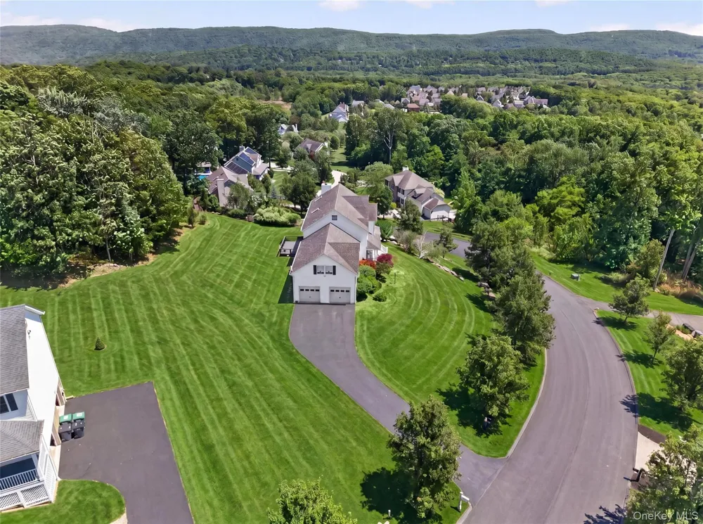 8 Alloway Crescent Highland Mills, NY 10930