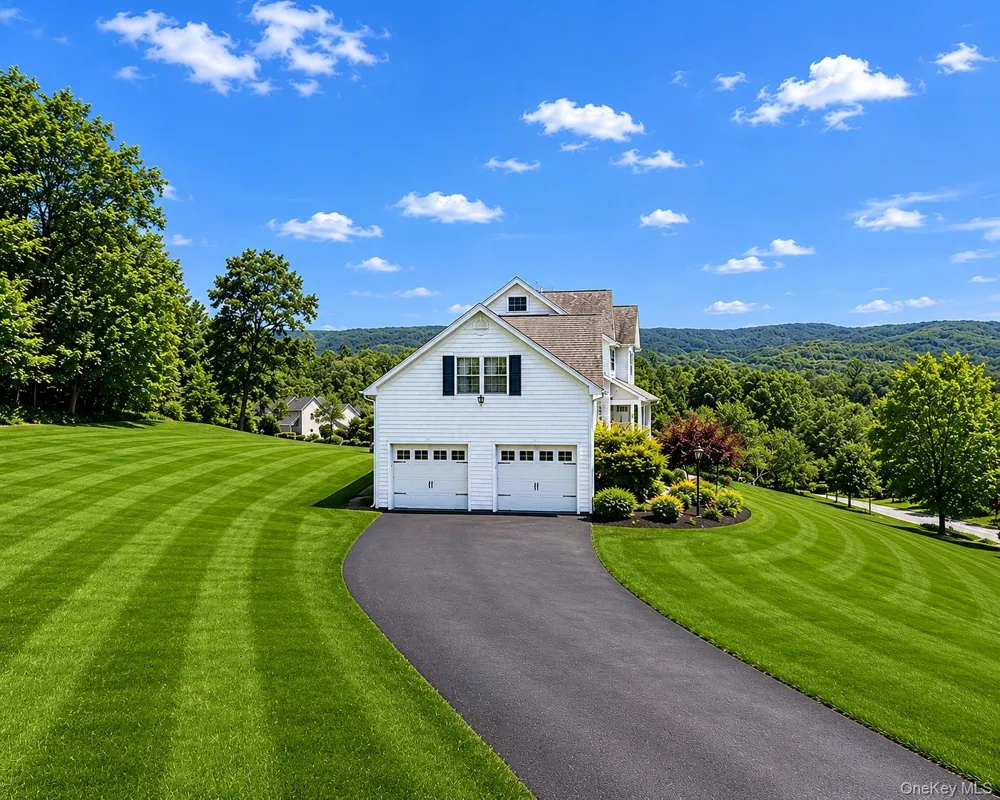 8 Alloway Crescent Highland Mills, NY 10930