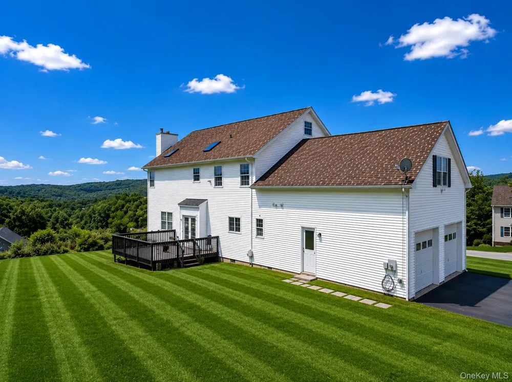8 Alloway Crescent Highland Mills, NY 10930
