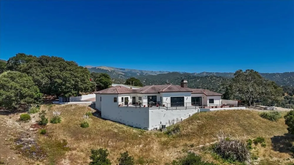 24542 Rimrock Canyon Road Salinas, CA 93908