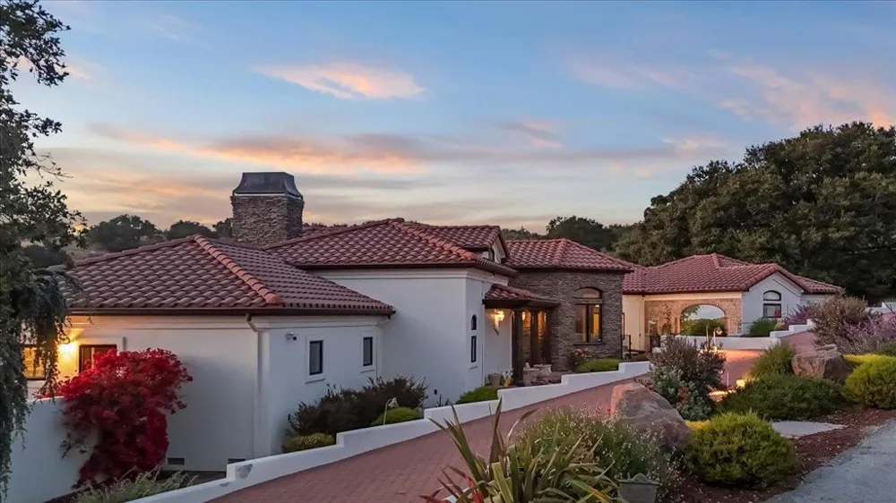 24542 Rimrock Canyon Road Salinas, CA 93908