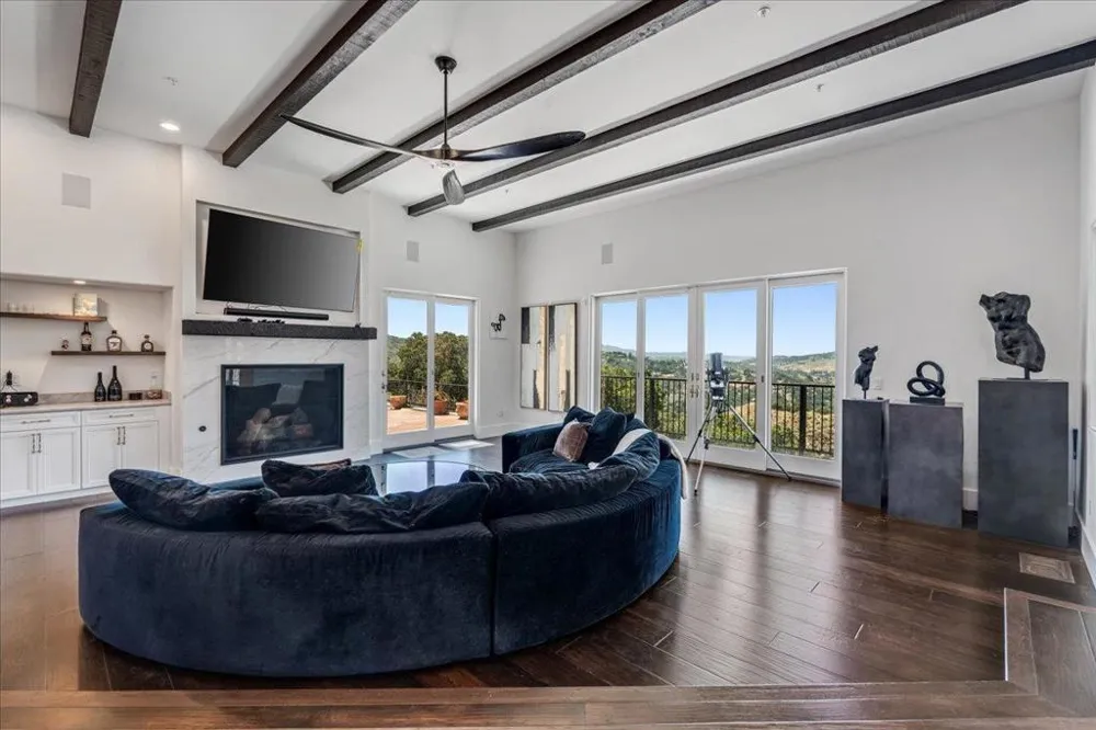 24542 Rimrock Canyon Road Salinas, CA 93908