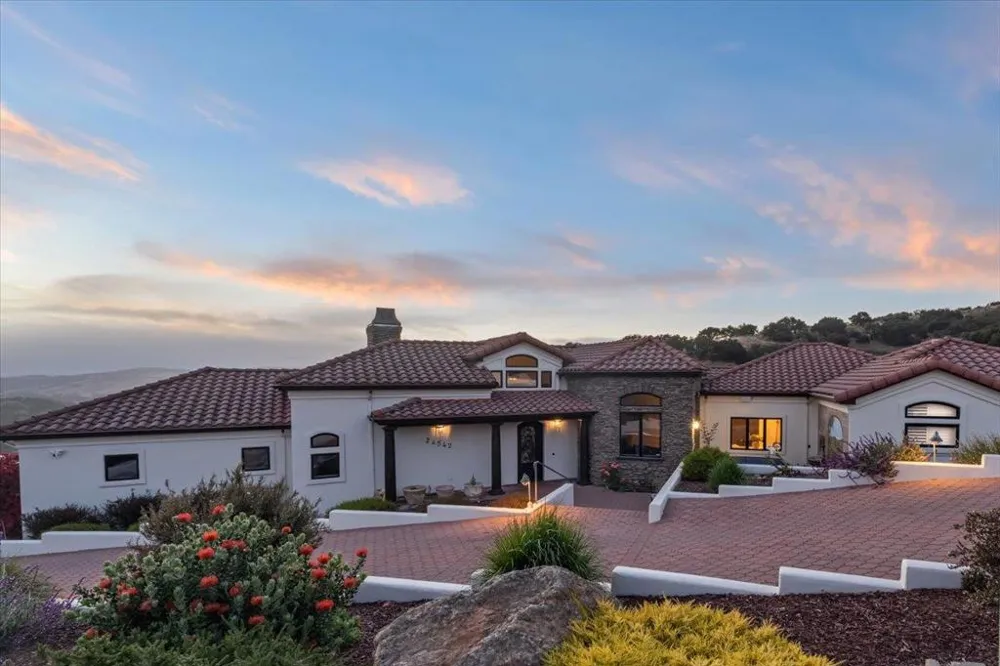 24542 Rimrock Canyon Road Salinas, CA 93908