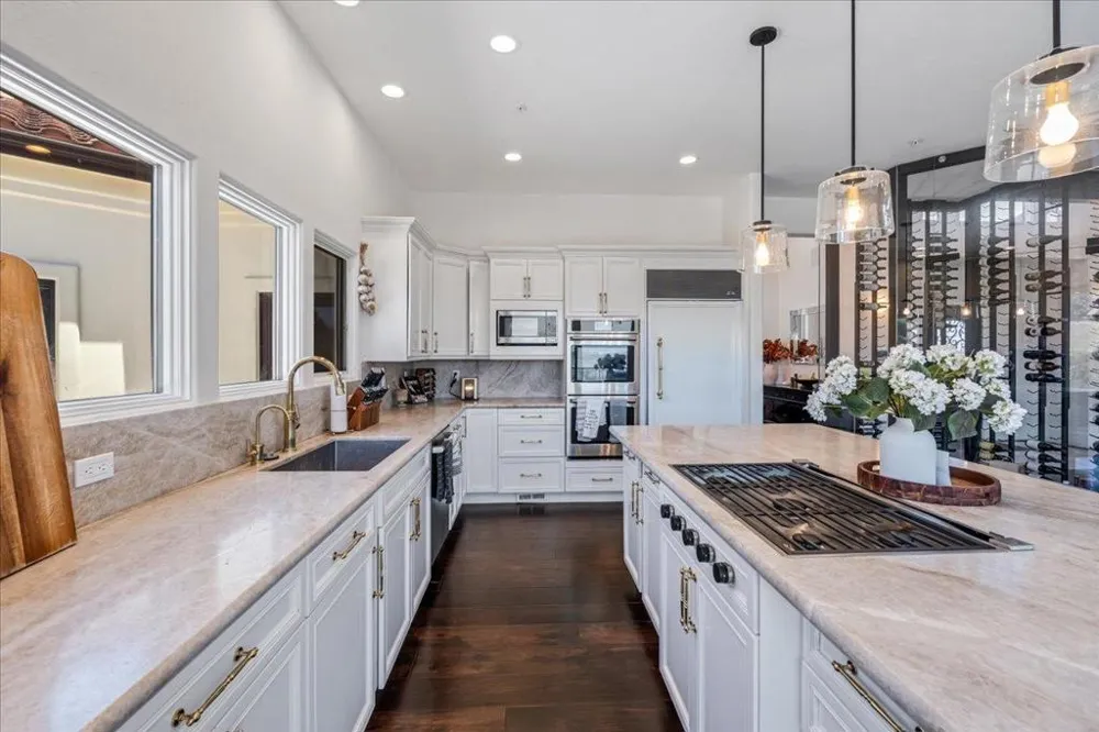 24542 Rimrock Canyon Road Salinas, CA 93908