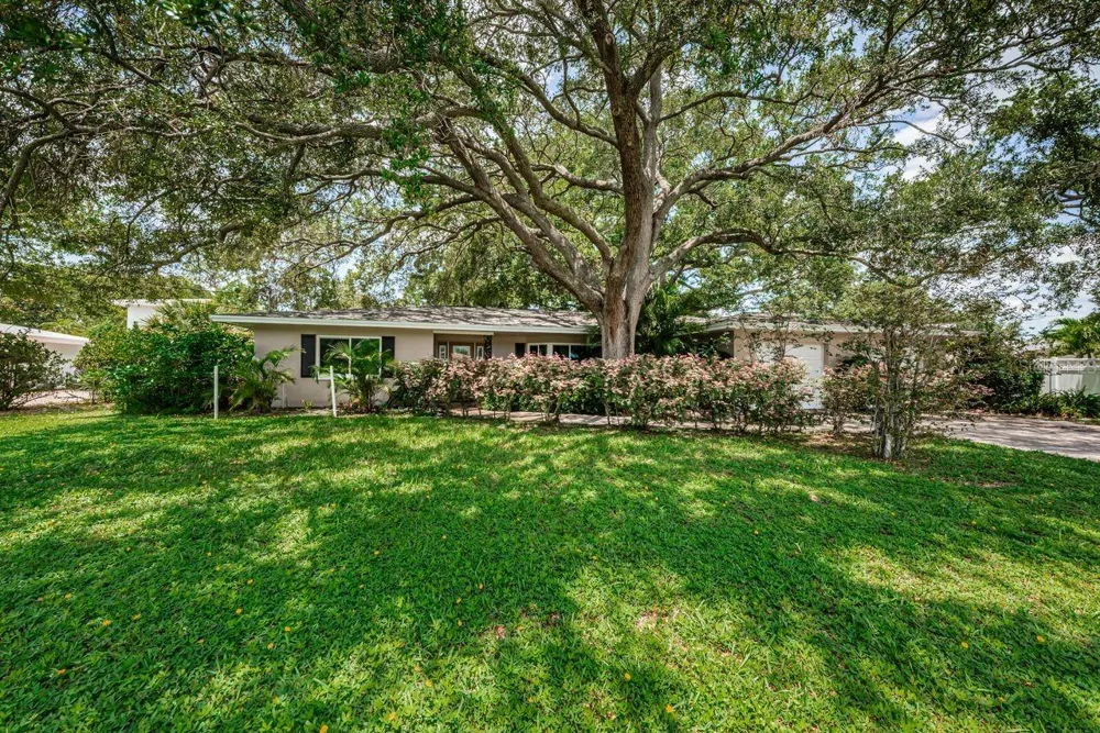 1704 CYPRESS AVENUE Belleair, FL 33756