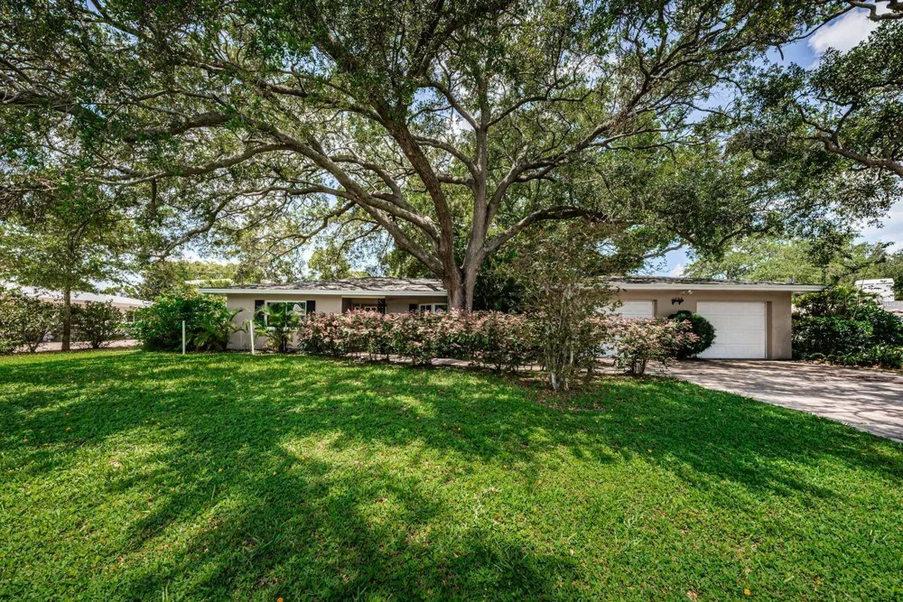 1704 CYPRESS AVENUE Belleair, FL 33756