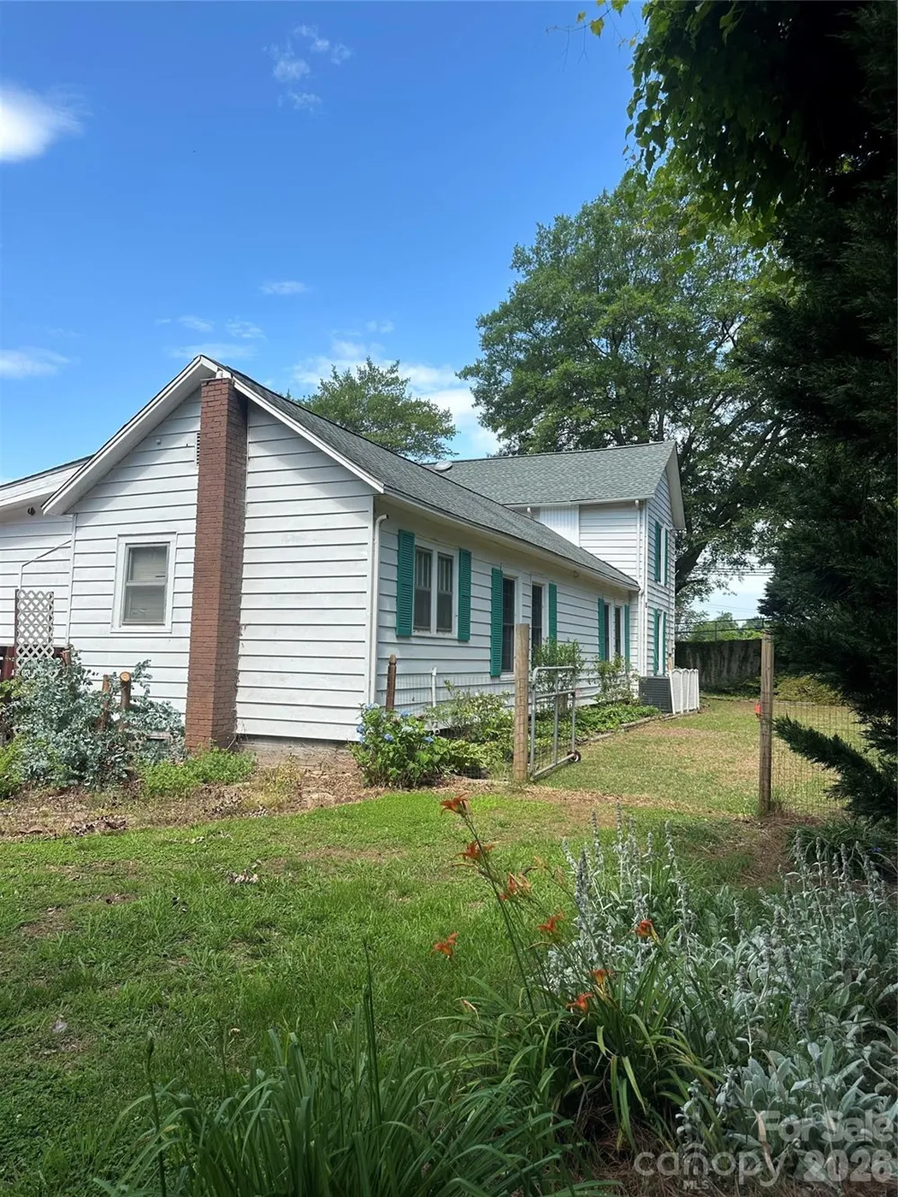 1407 College Avenue Newton, NC 28658
