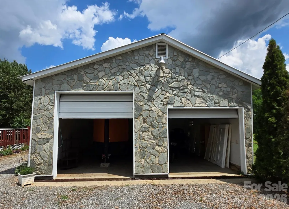 1407 College Avenue Newton, NC 28658