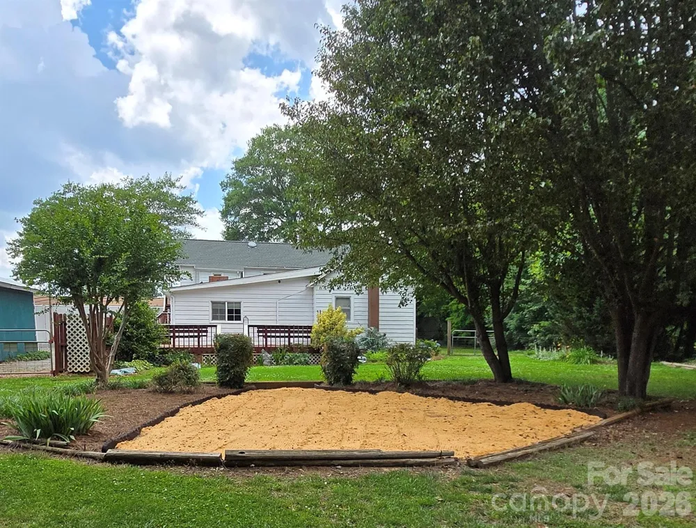 1407 College Avenue Newton, NC 28658
