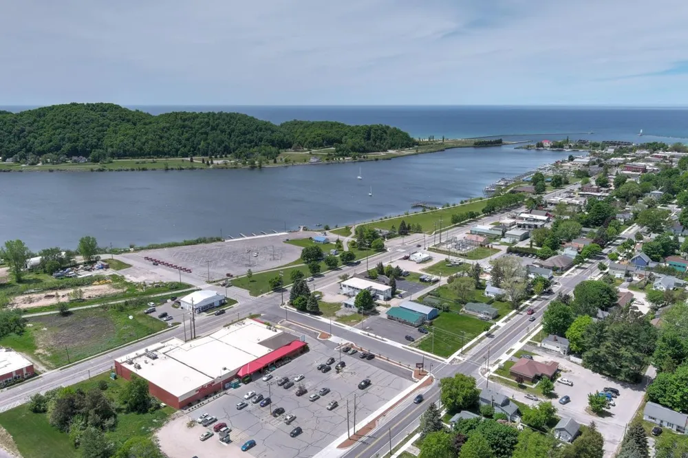 903 Main Street Crystal Lake Township, MI 49635