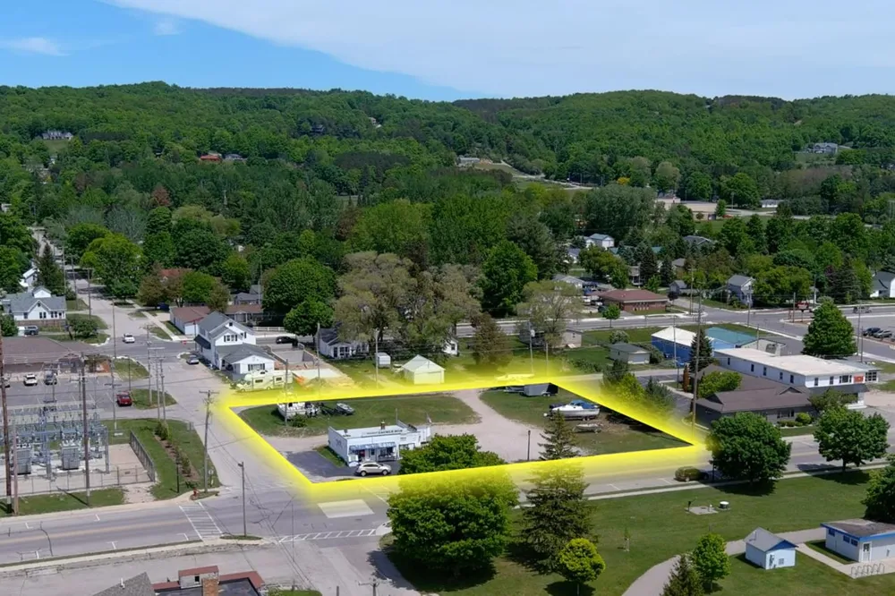 903 Main Street Crystal Lake Township, MI 49635