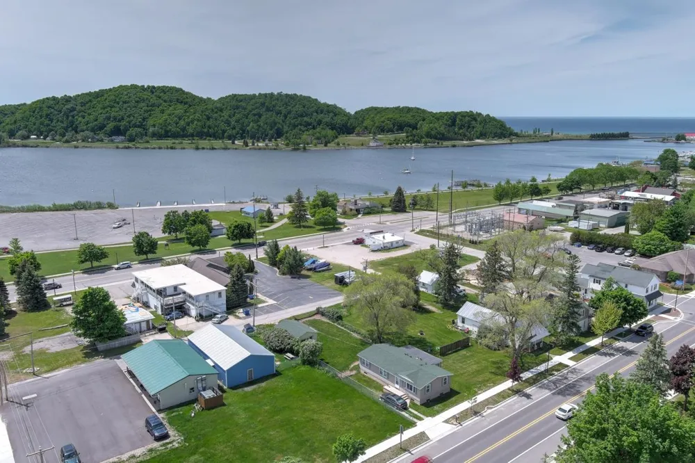 903 Main Street Crystal Lake Township, MI 49635