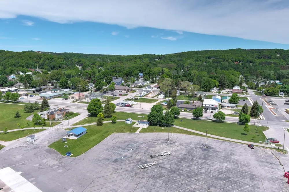 903 Main Street Crystal Lake Township, MI 49635