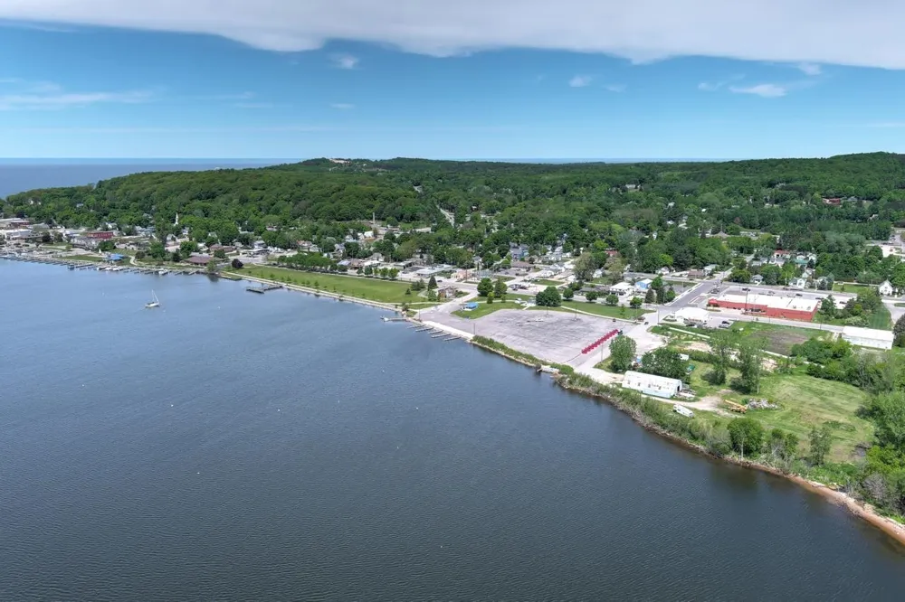903 Main Street Crystal Lake Township, MI 49635