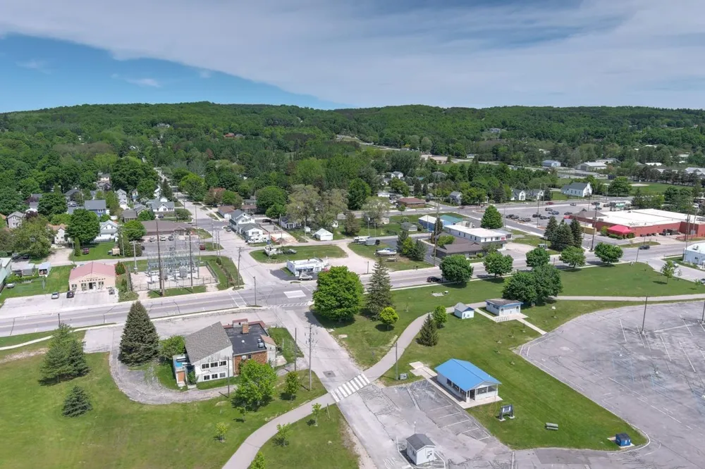 903 Main Street Crystal Lake Township, MI 49635