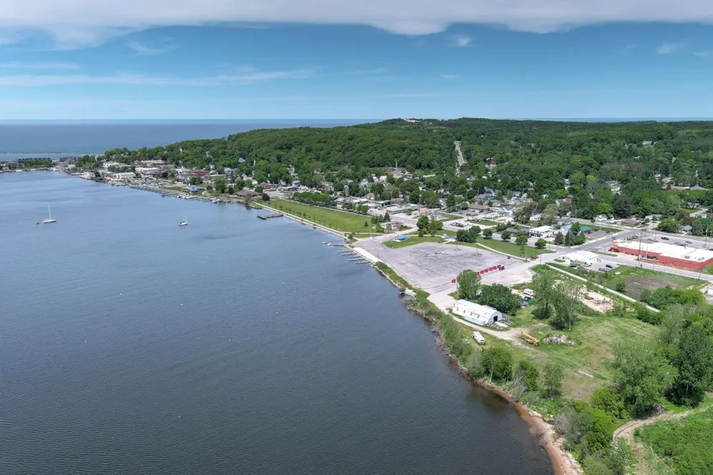 903 Main Street Crystal Lake Township, MI 49635