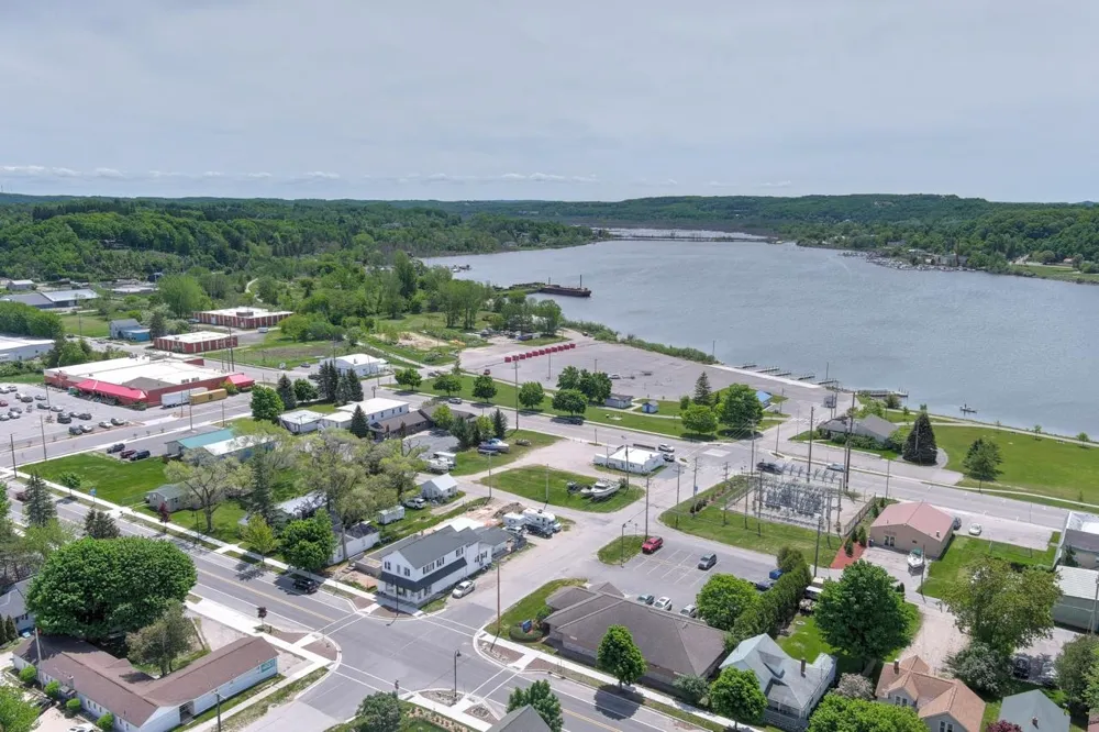 903 Main Street Crystal Lake Township, MI 49635