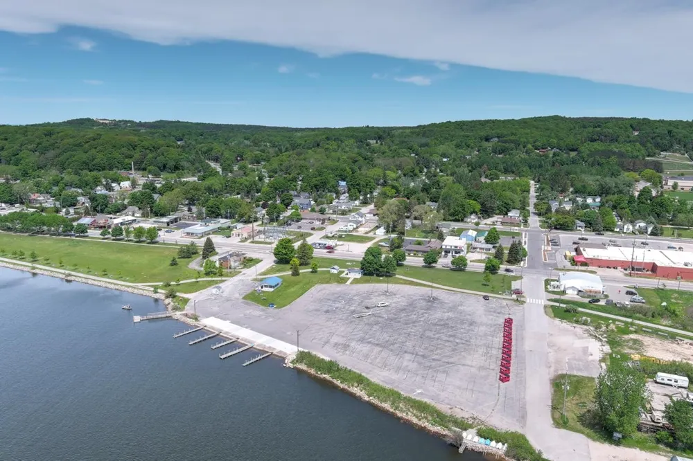 903 Main Street Crystal Lake Township, MI 49635