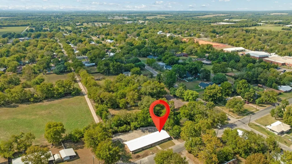 700 S Donoho Street #700, 702, 704, 706, 708 Clarksville, TX 75426
